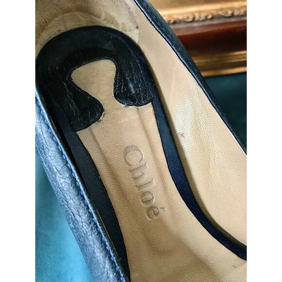 Vintage Chloé peep toe heels in navy leather with padlocks, size 7 1/2 - Picture 3 of 6